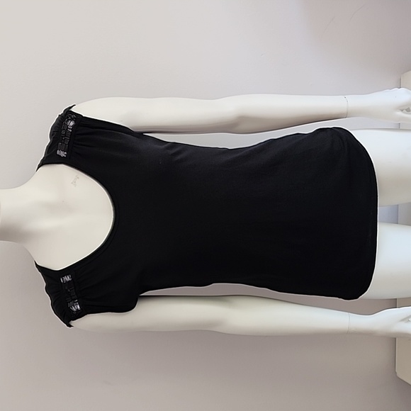 Gap black tee with beading size XS - Picture 1 of 11